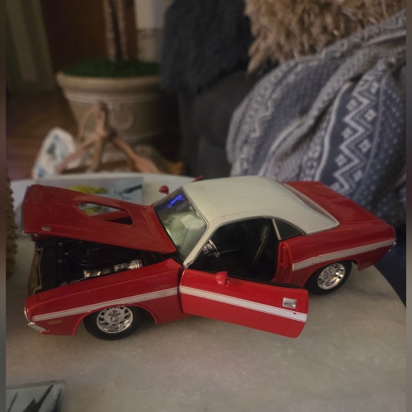 Collectible Automobile - Picture 9 of 14